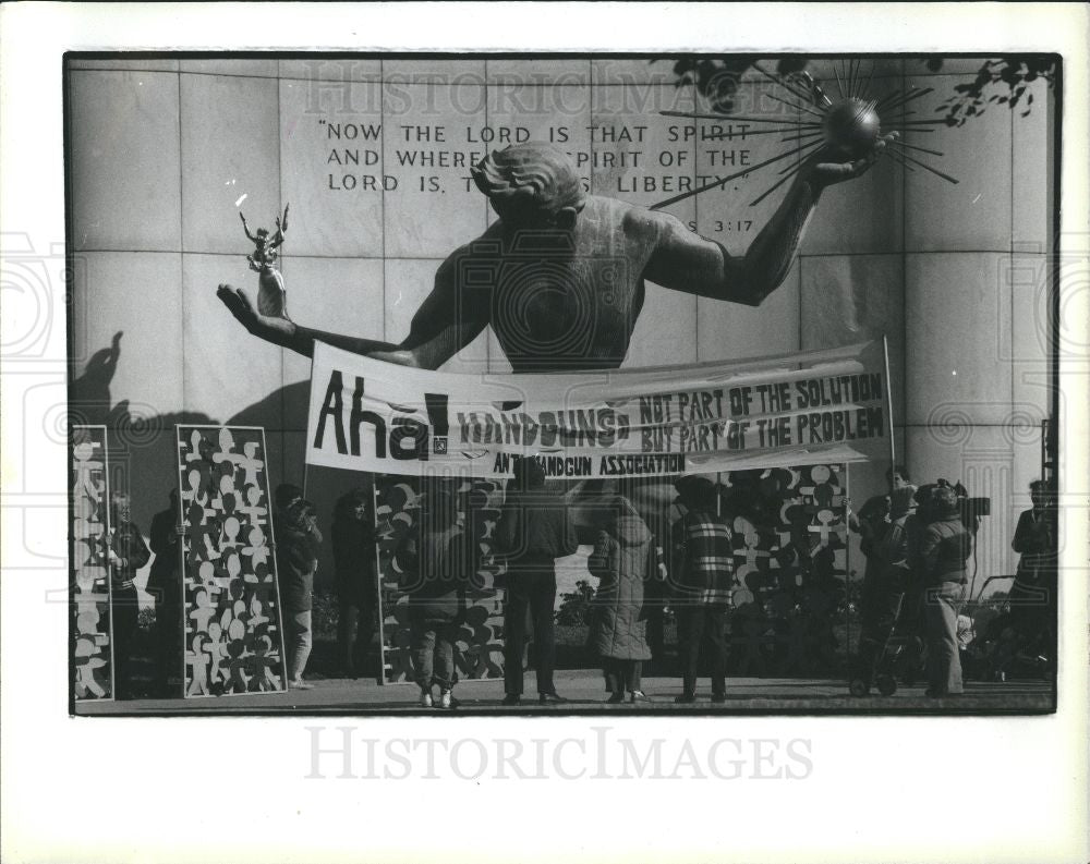 1988 Press Photo DETROIT RALLY AGAINST HANDGUNS - Historic Images
