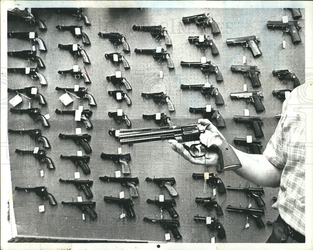 1987 Press Photo A display of Guns - Historic Images