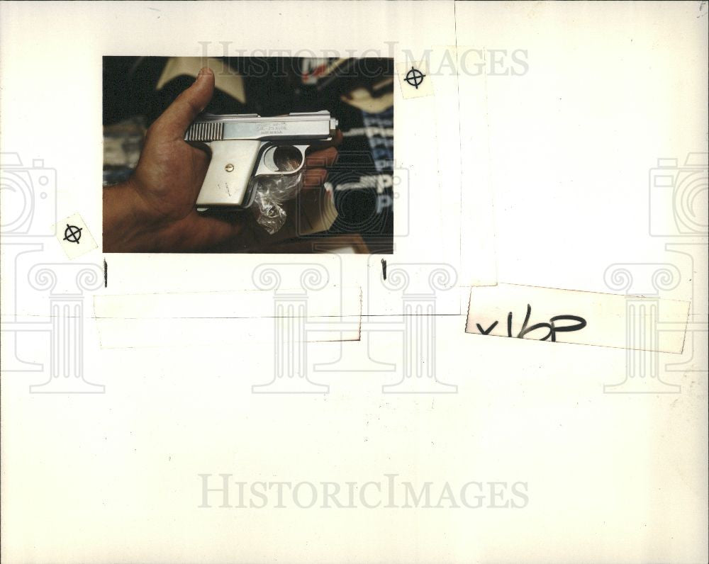 1991 Press Photo gun weapon firearm pistol - Historic Images