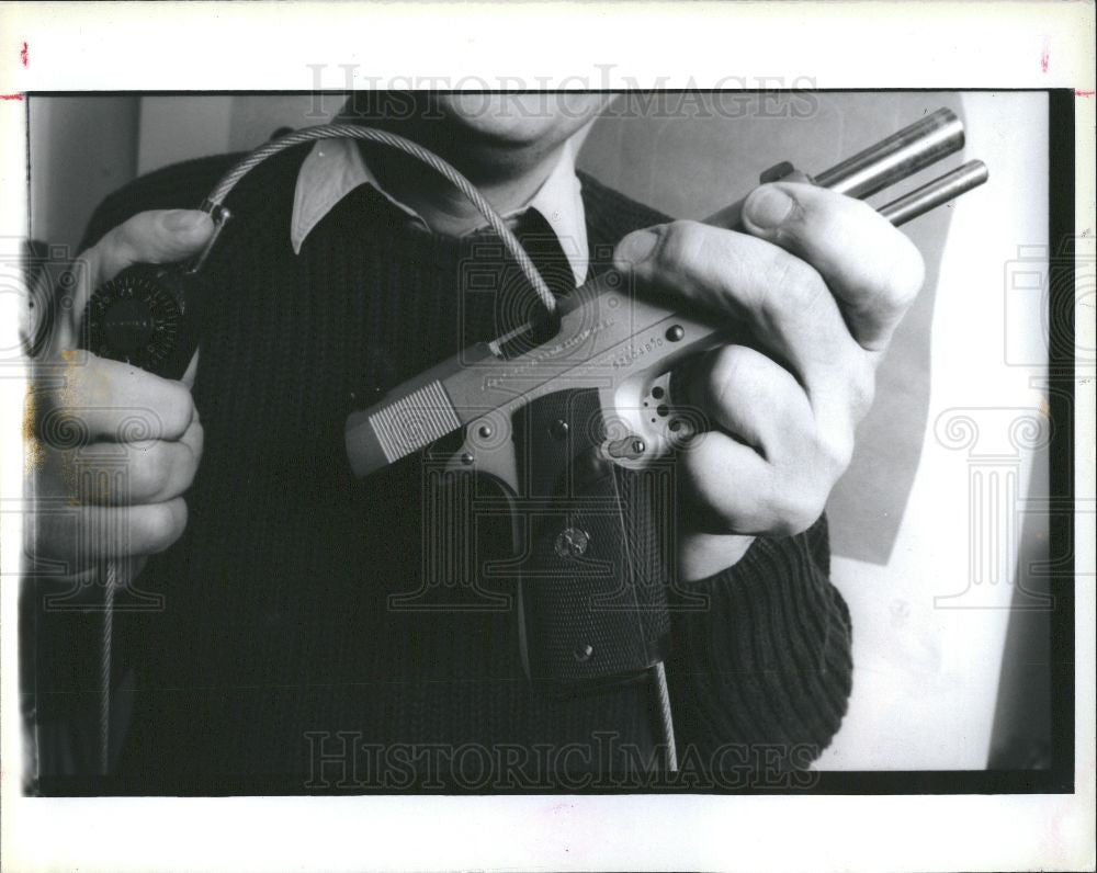 1990 Press Photo Gun, Gun Safety Man Mike St James - Historic Images