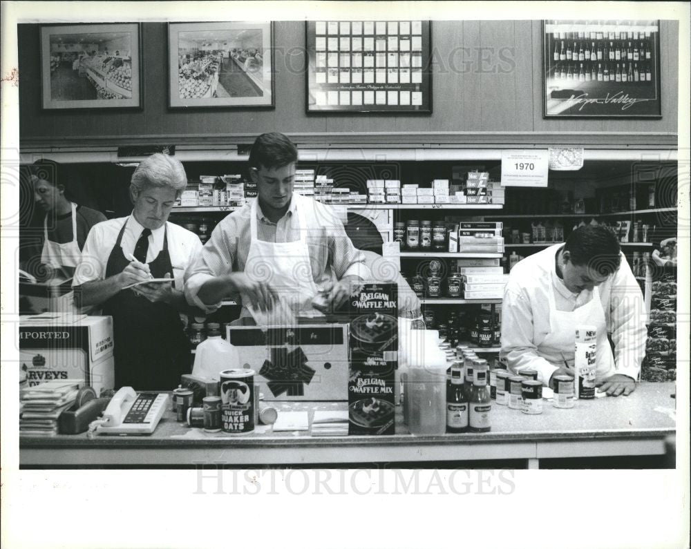 1991 Press Photo Farms market farm Bill mair steve - Historic Images