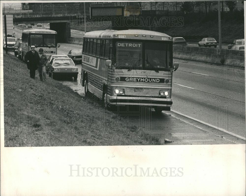 1983 Press Photo North Lodge Freeway, Greyhound buses - Historic Images