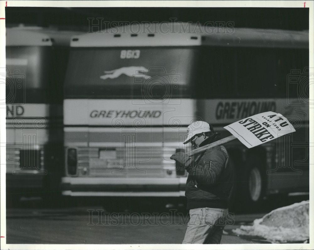 1990 Press Photo grey hound bus demonstration &amp; protest - Historic Images