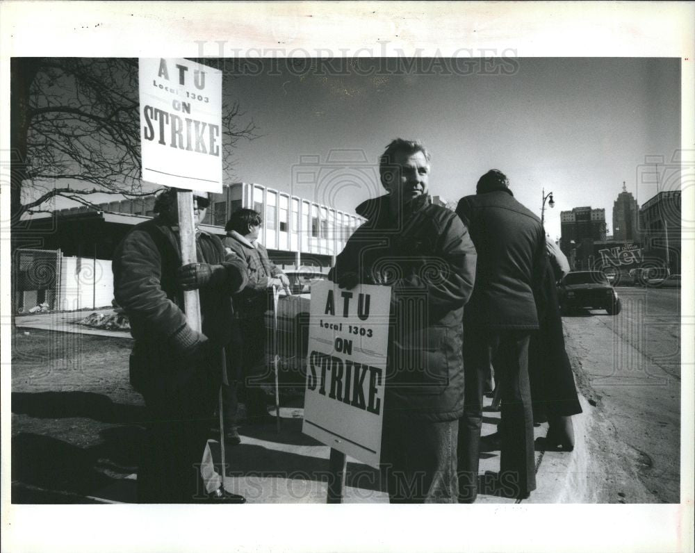 1990 Press Photo Strike, ATU - Historic Images