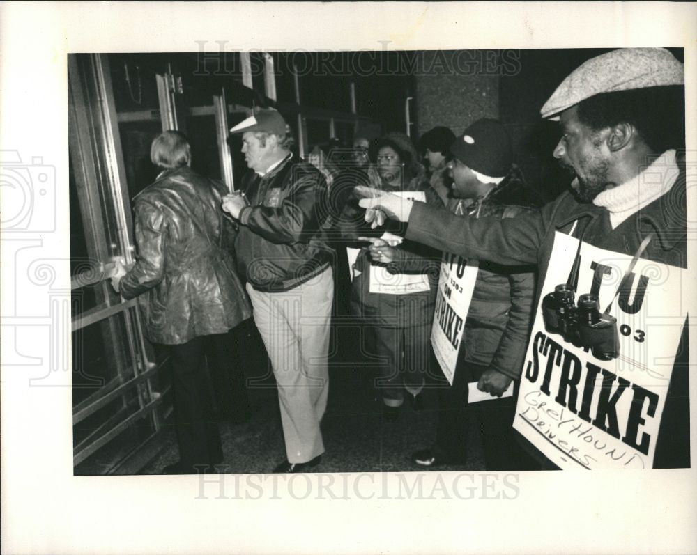 1983 Press Photo greyhound bus - Historic Images