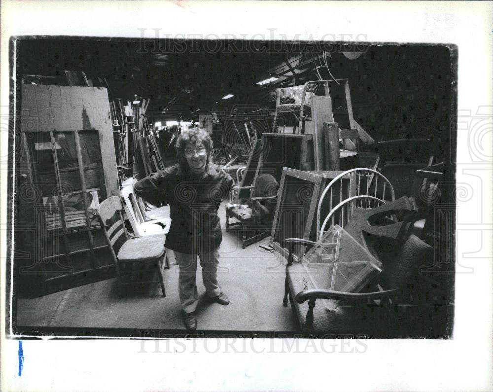 1989 Press Photo Marguerite Hague Campus Treasure - Historic Images
