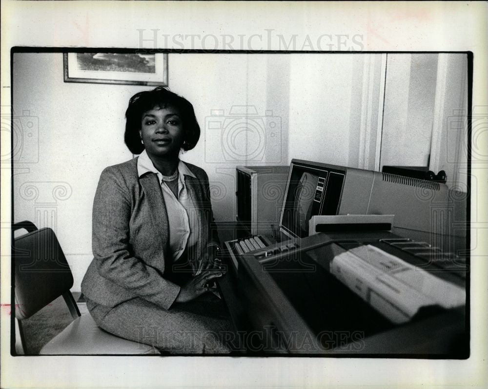 1984 Press Photo Sandra Moore - Historic Images