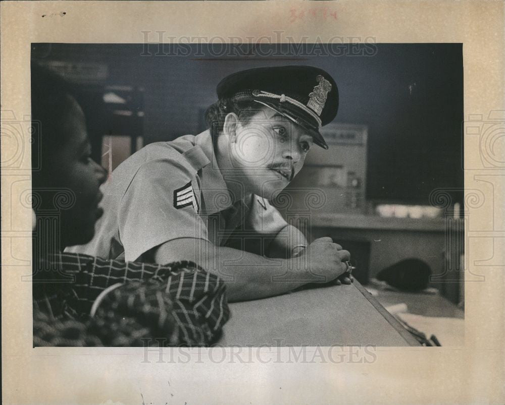 1974 Press Photo Sgt. HARRIS - Historic Images