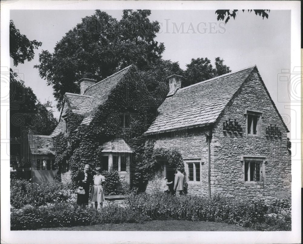 1952 Press Photo Rose Cottage 17th century limestone - Historic Images