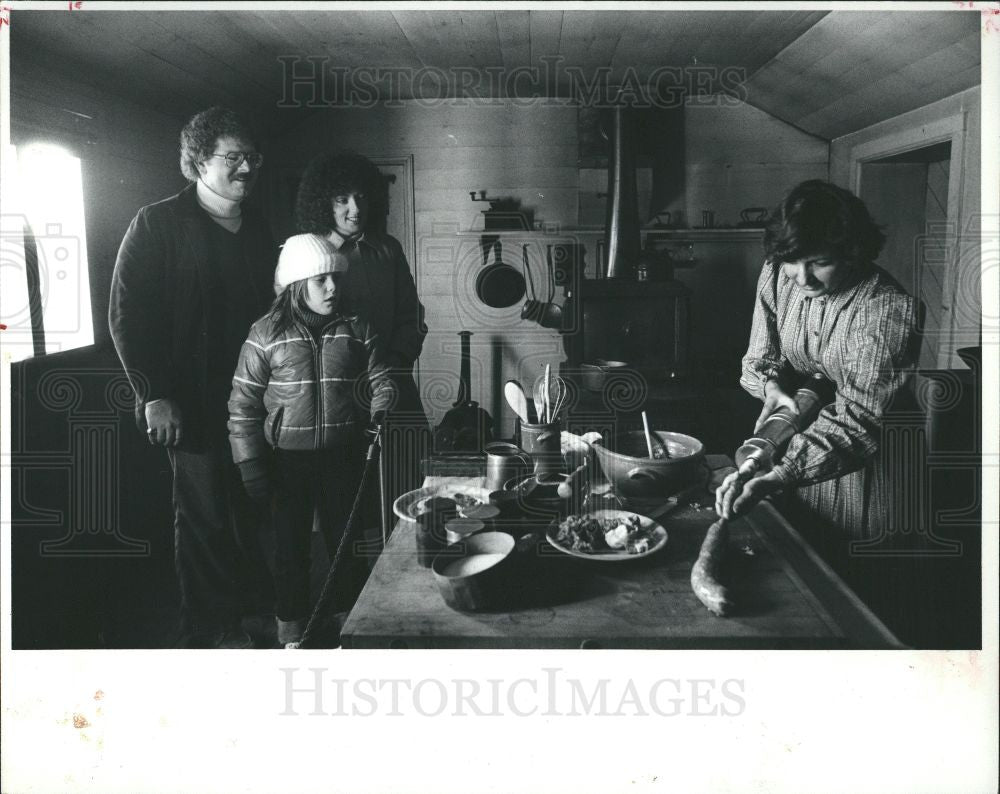 1981 Press Photo Paulette Baumgart historic reinactment - Historic Images