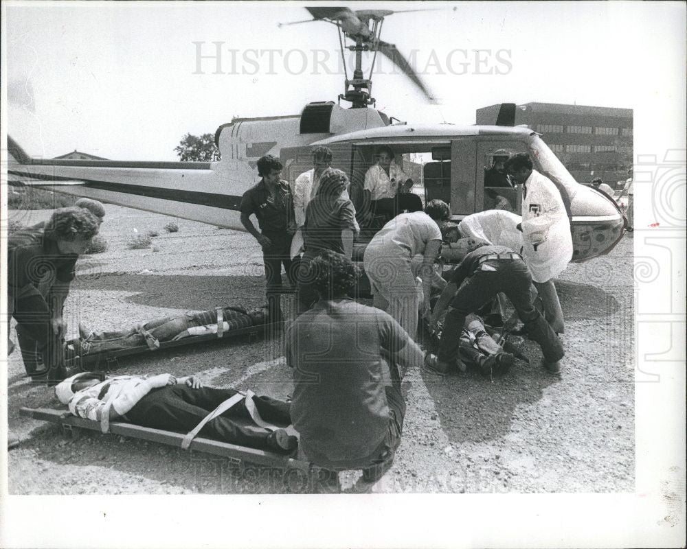 1977 Press Photo DISASTER DRILL  Helicopter at Hutzel - Historic Images