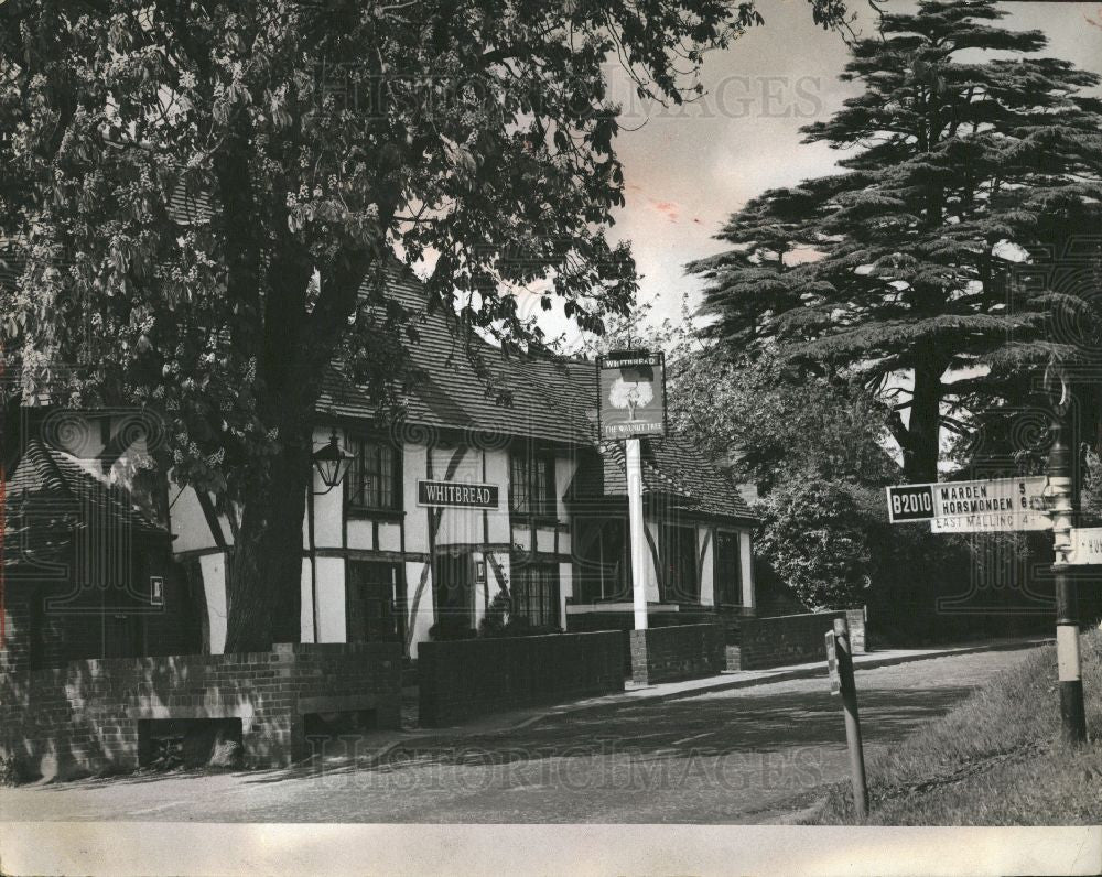 1974 Press Photo Walnut Tree Inn pub - Historic Images