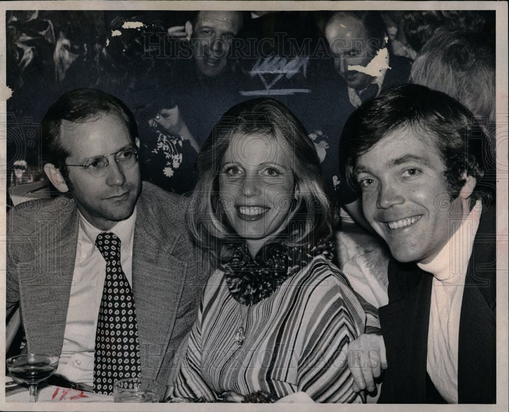 1974 Press Photo Mrs. Robert Nederlander John Jagger - Historic Images