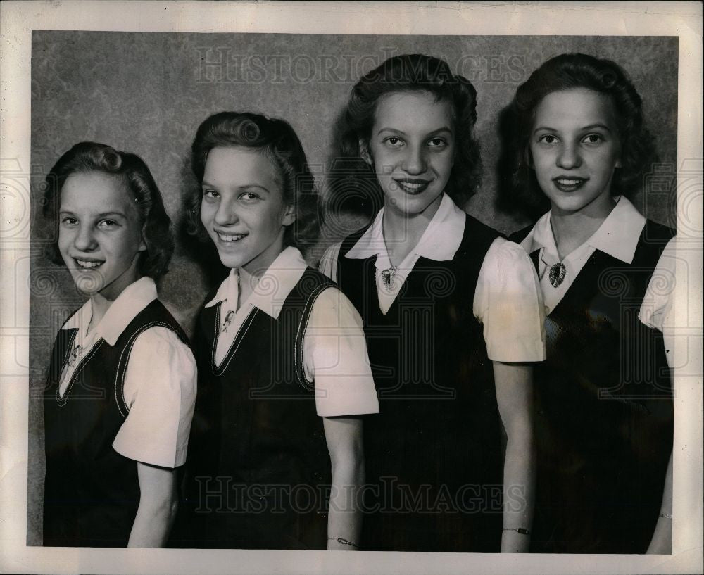 1944 Press Photo Morlok quadruplets - Historic Images