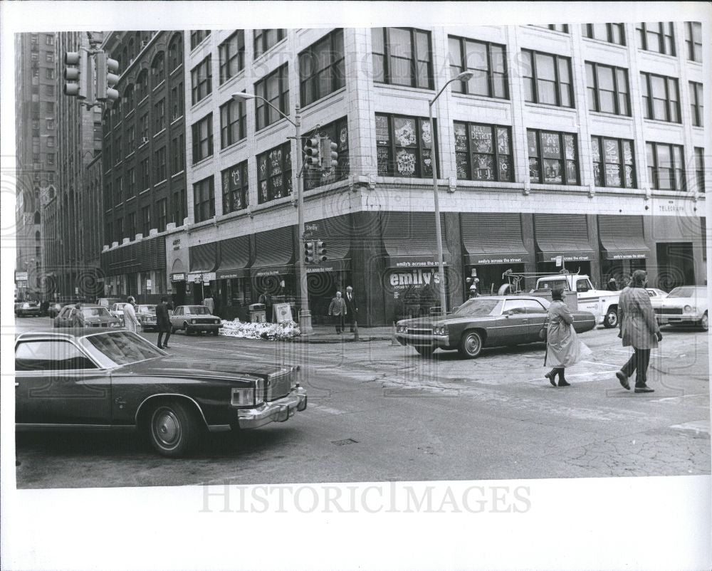 1978 Press Photo Detroit Emilys city cars urban - Historic Images