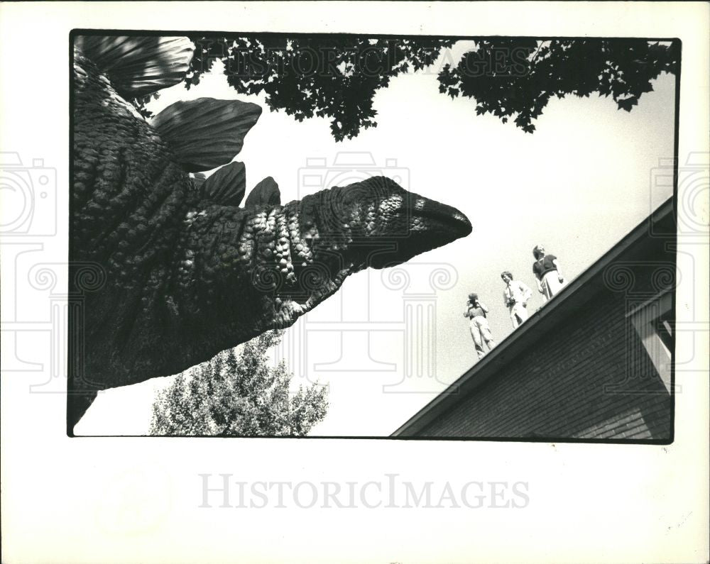 1987 Press Photo dinoaur, institute, stegosaurus - Historic Images