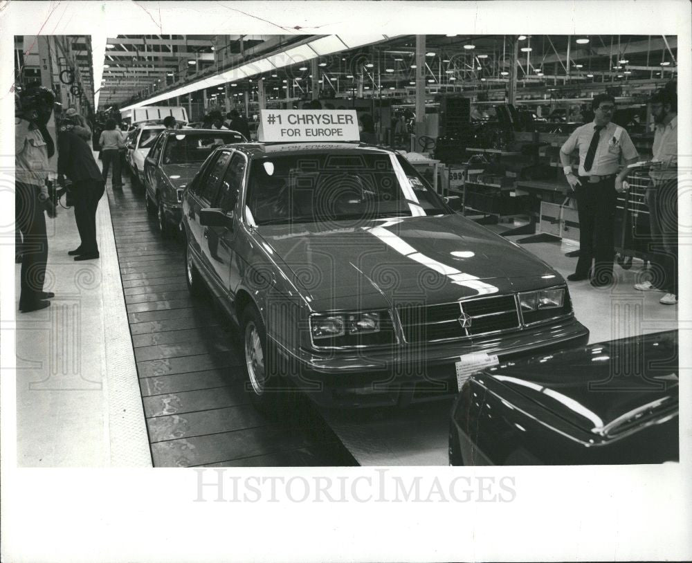 1987 Press Photo Dodge Automobiles 1988 - Historic Images