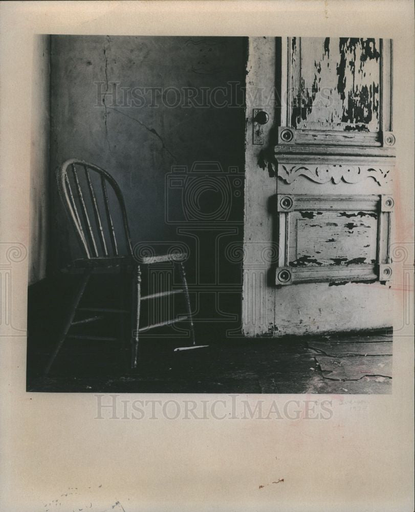 1974 Press Photo chair door paint wood - Historic Images
