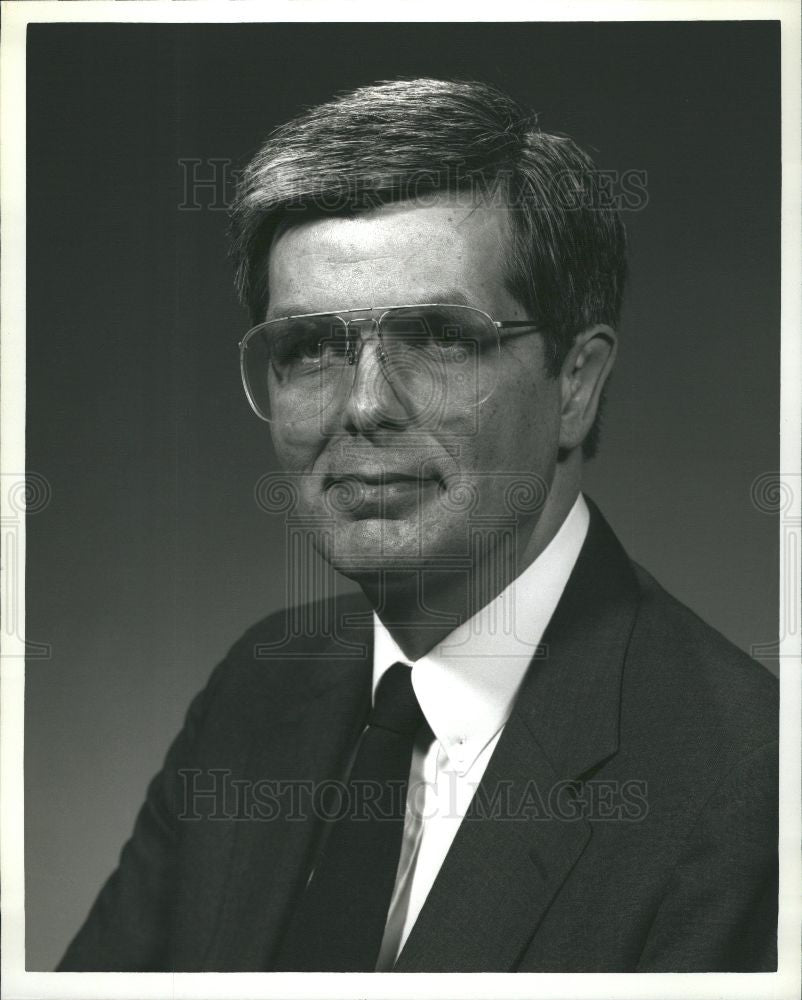 1990 Press Photo Charles  Bibart Vice President Upjohn - Historic Images
