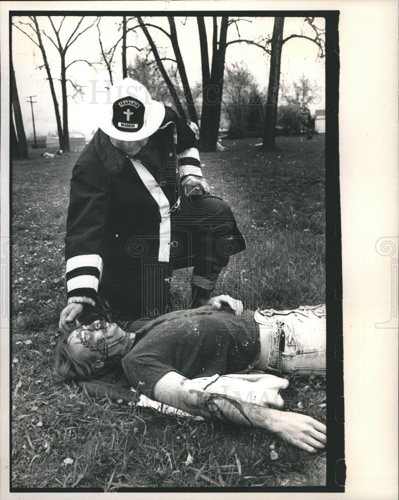 1989 Press Photo John Hall  disaster drill - Historic Images