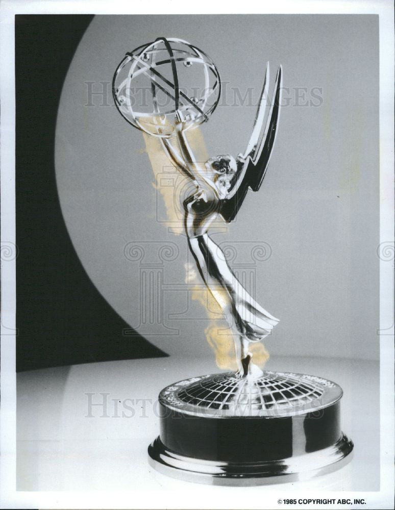 1985 Press Photo Emmy Award 1985 Statuette - Historic Images