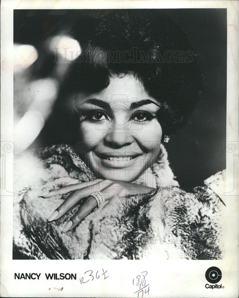 1975 Press Photo Poor Nancy Wilson American singer, son - Historic Images