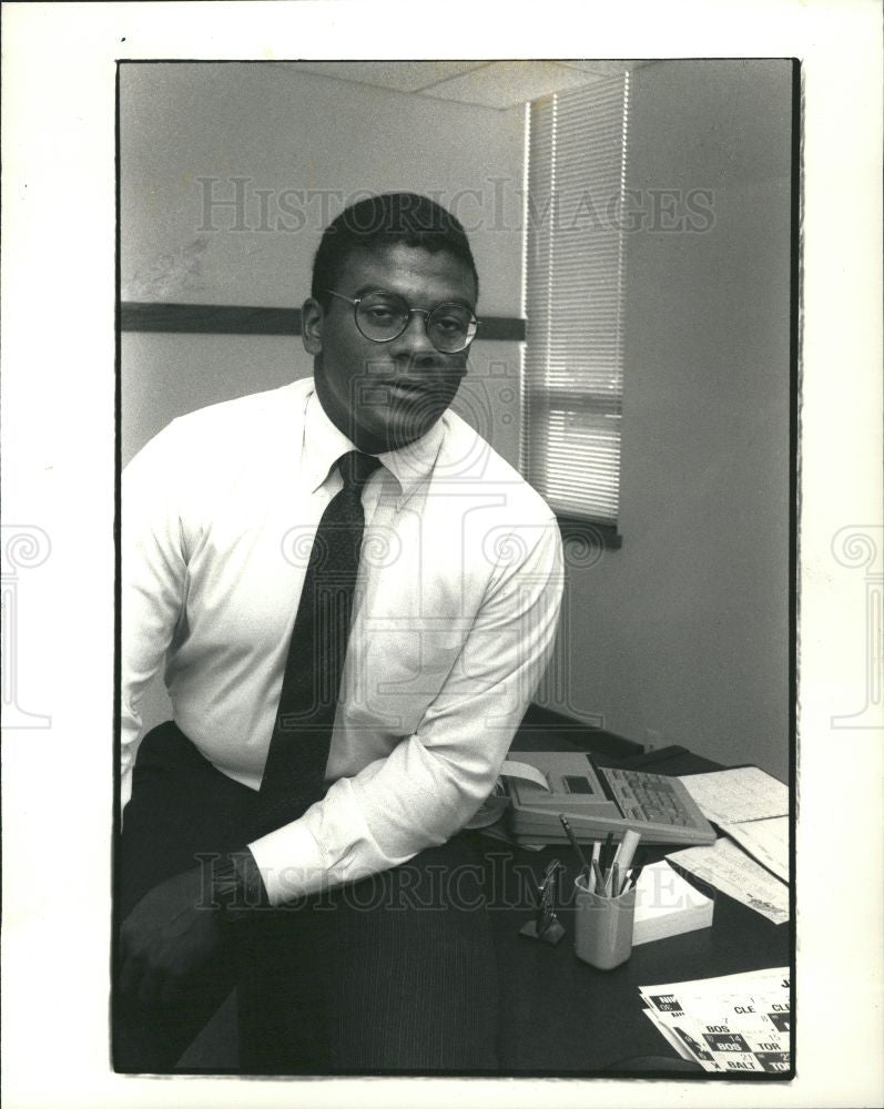 1987 Press Photo Michael Wilson, - Historic Images