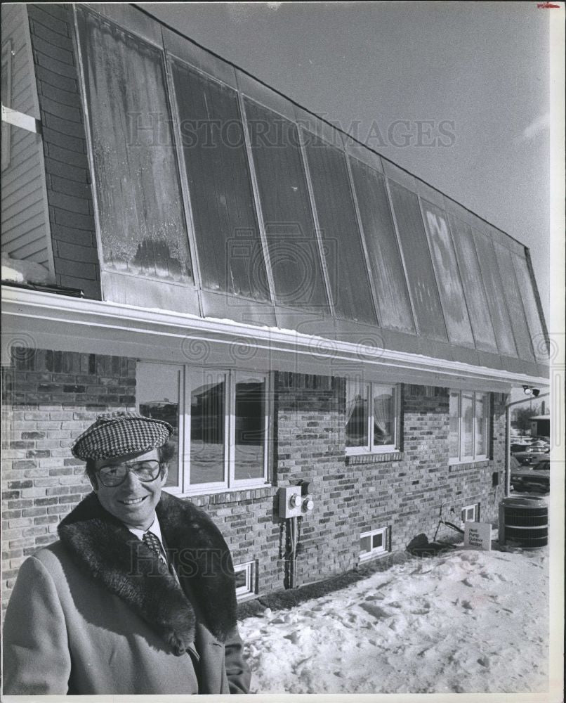 1979 Press Photo Builder GREENSPAN  Solar Colectors - Historic Images