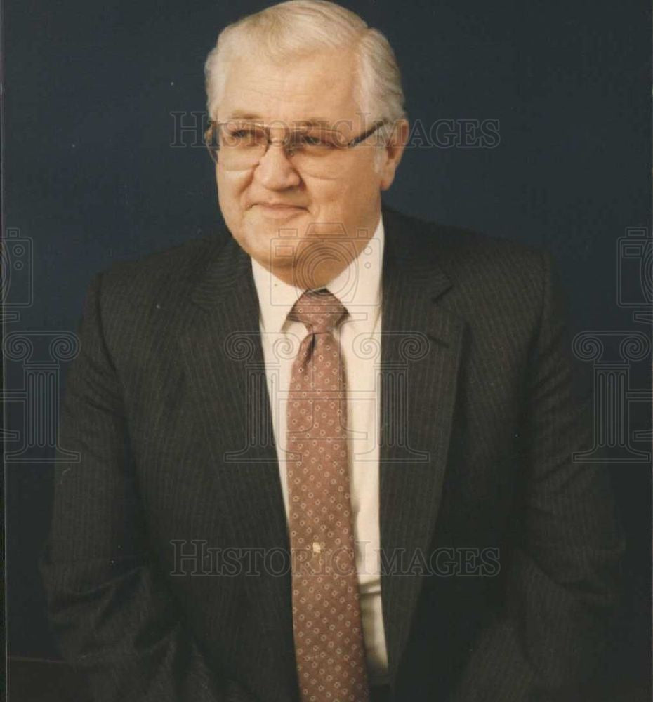 1988 Press Photo Robert L. Wilson Negotiator - Historic Images