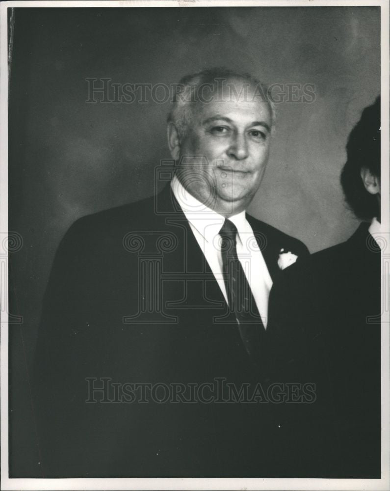 1988 Press Photo RAYMOND WILSON - Historic Images