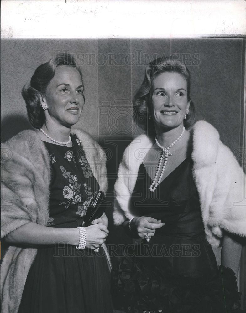 1958 Press Photo Mrs. Ralph Wilson Jr. Mrs. Jayne - Historic Images