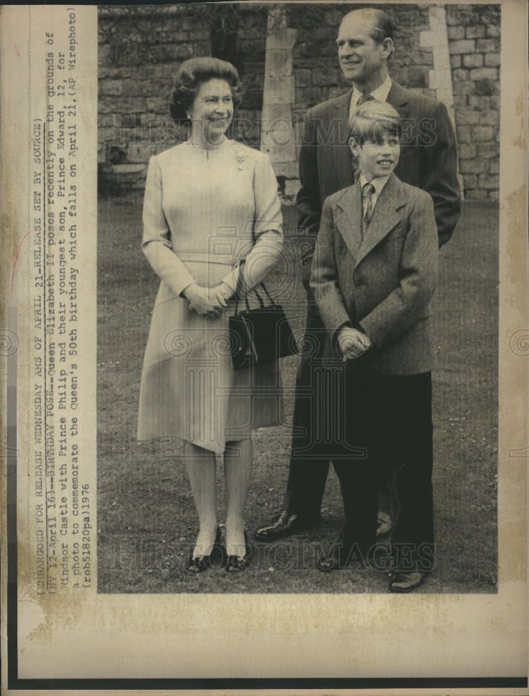 1976 Press Photo Queen Elizabeth II Prince Philip - Historic Images