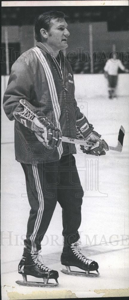 1972 Press Photo Johnny Wilson Detroit Red Wings Hockey - Historic Images