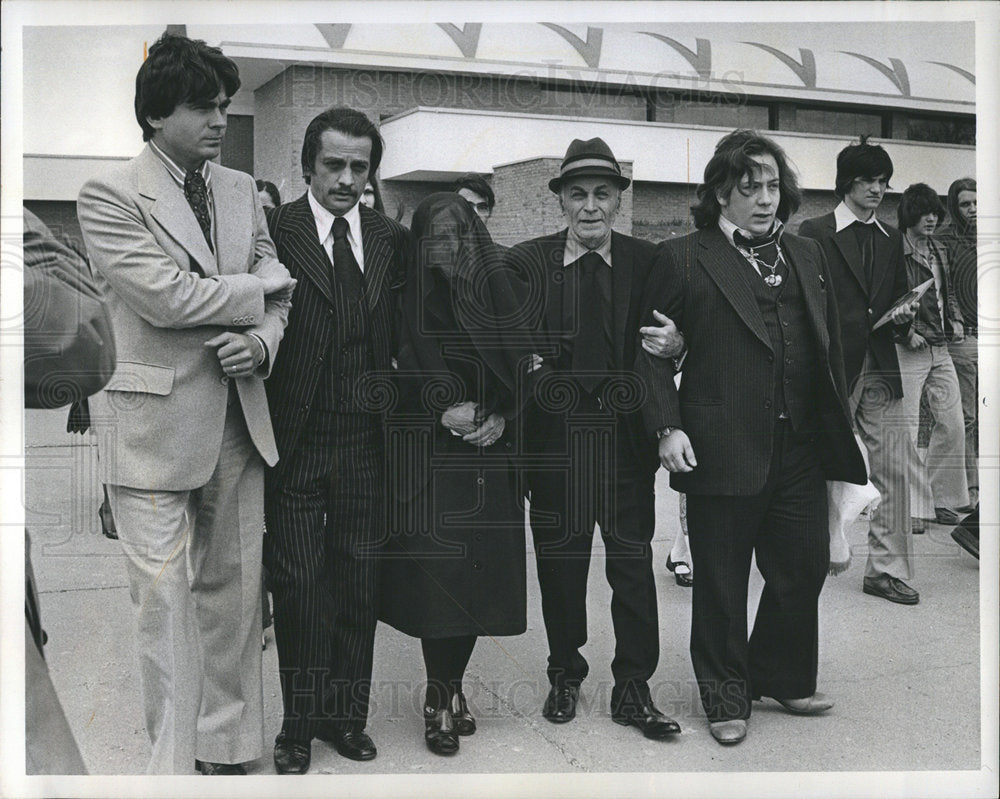 1978 grieving family Peter Lazaros George-Historic Images