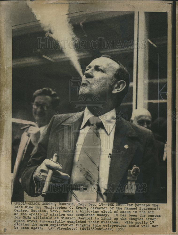 1972 Christopher C Kraft houston puff cigar-Historic Images