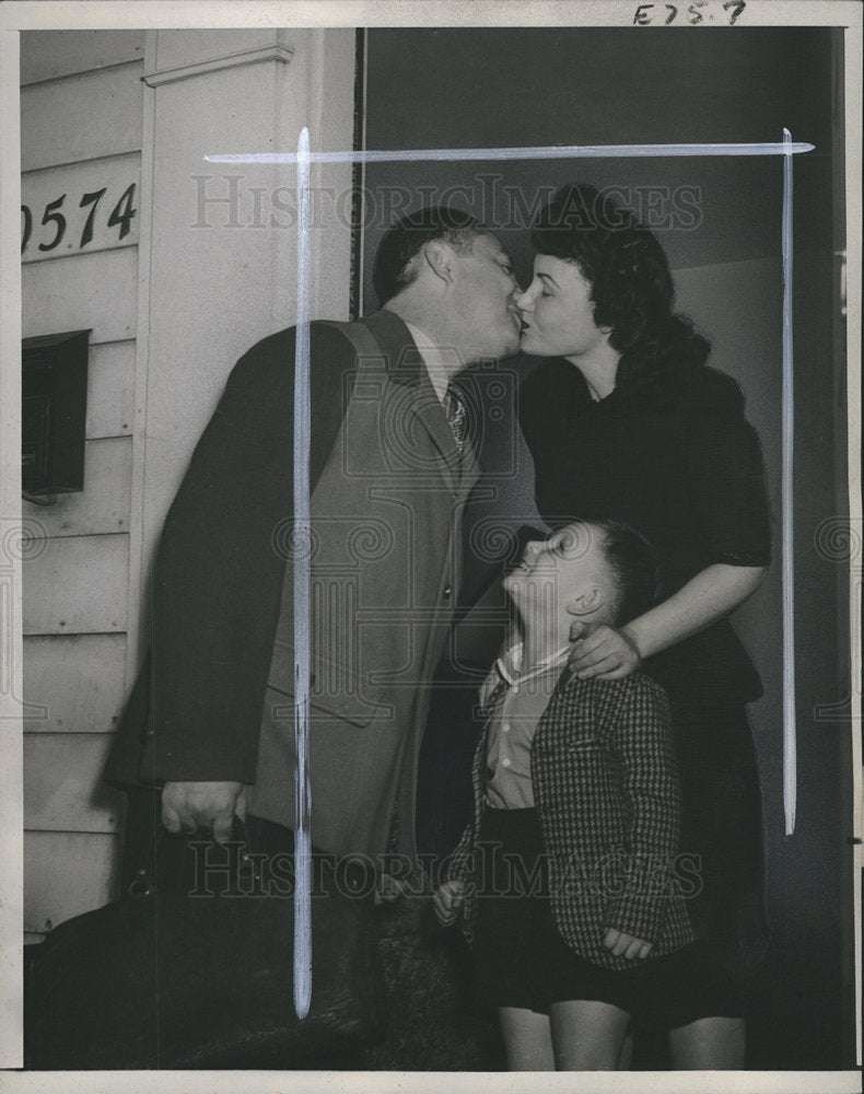 1944 Press Photo Emil Mozey Charlotte Larry - dfpb10749- Historic Images