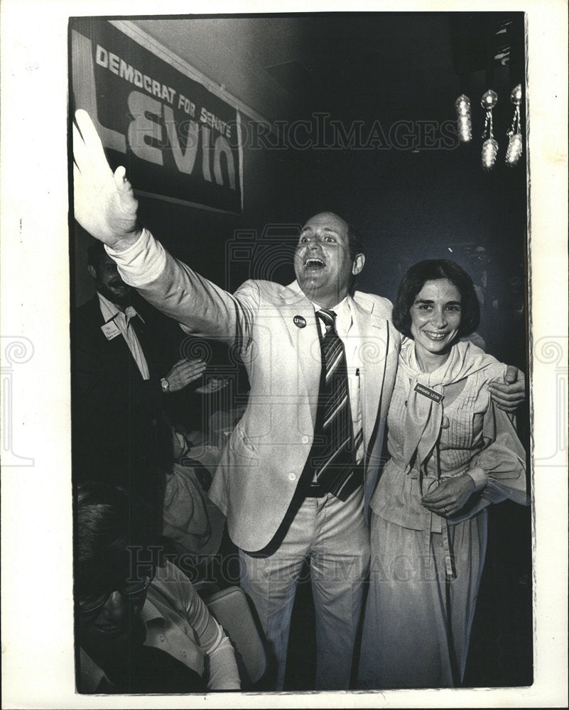 1978 Carl Levin election night - dfpb10977 - Historic Images