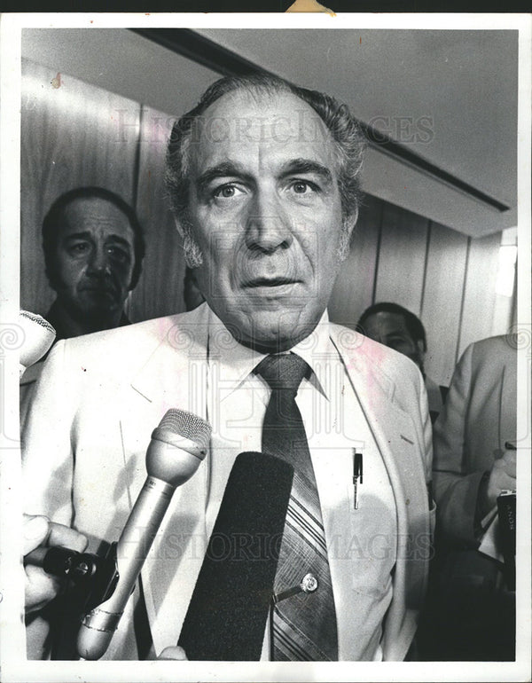 1982 Harry Lester - dfpb11499 - Historic Images