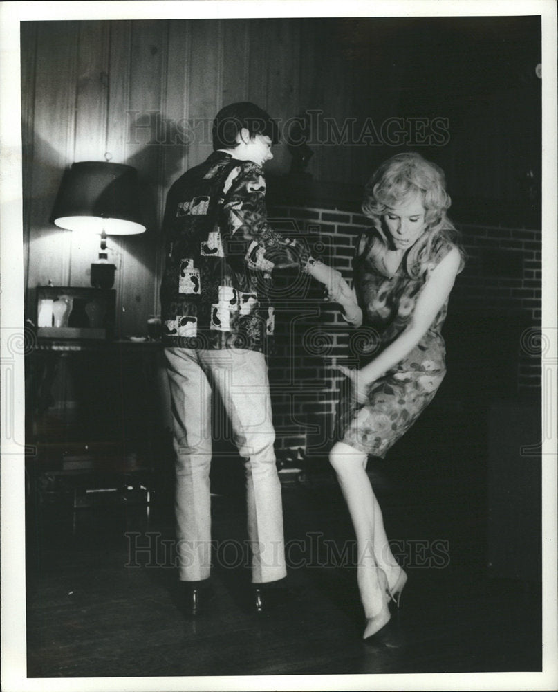 1970 Candy dance Chris discotheque floor - dfpb11911 - Historic Images