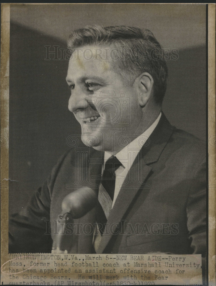 1970 Perry Moss Coach Chicago Bears - dfpb12279 - Historic Images