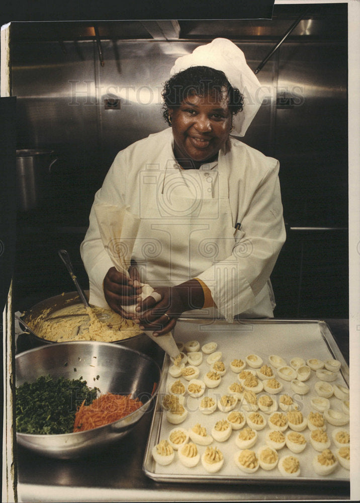 1989 Sandra Morris Lansdowne cook-Historic Images