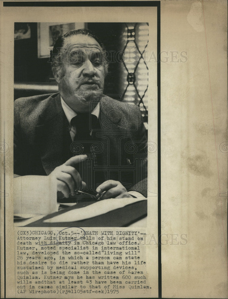 1975 Luis Kutner living will lawyer law-Historic Images