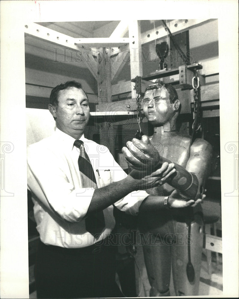 1988 Charles Knabusch mannequin-Historic Images