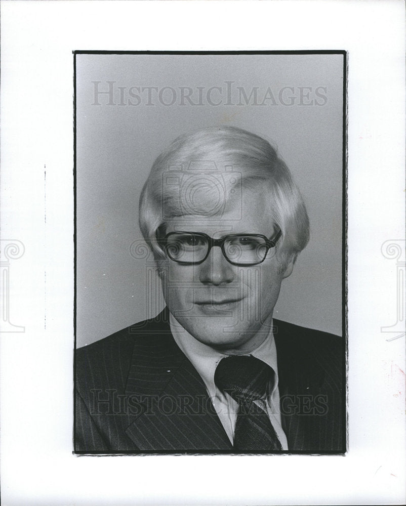 1975 Steve Landers Entertainment Editor-Historic Images