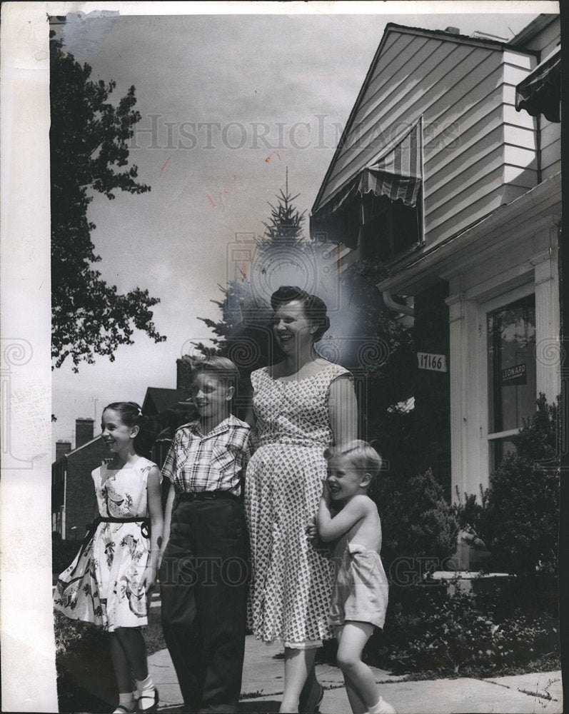 1954 Mrs. Don Leonard-Historic Images