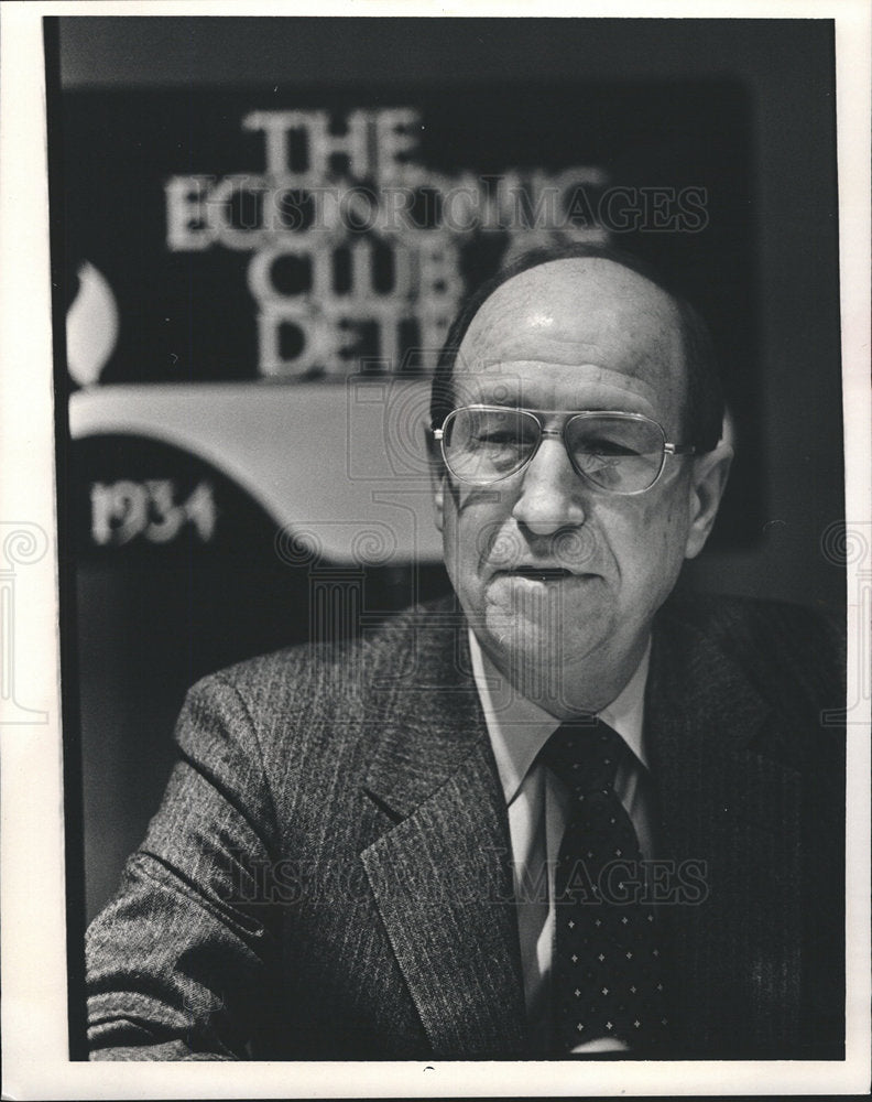 1984 james e lee detroit economic club-Historic Images