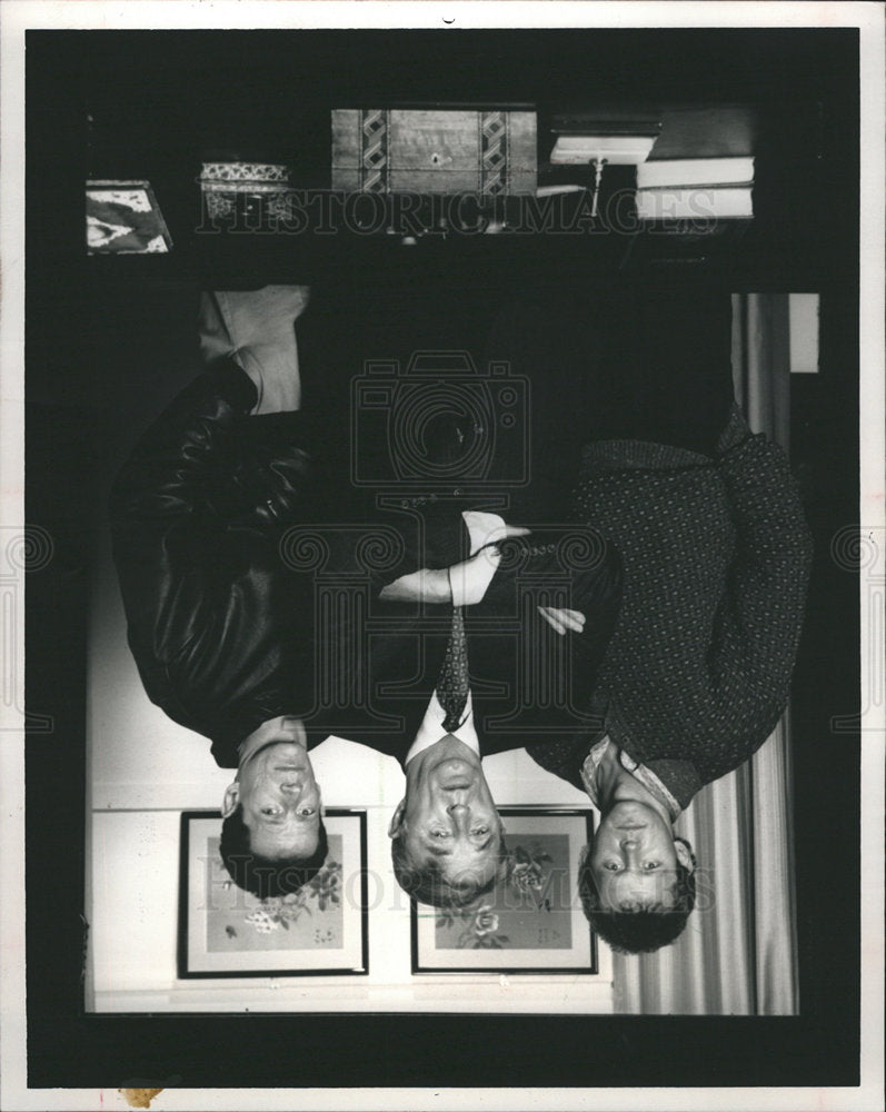 1989 Robert Mitchum peter strauss david-Historic Images