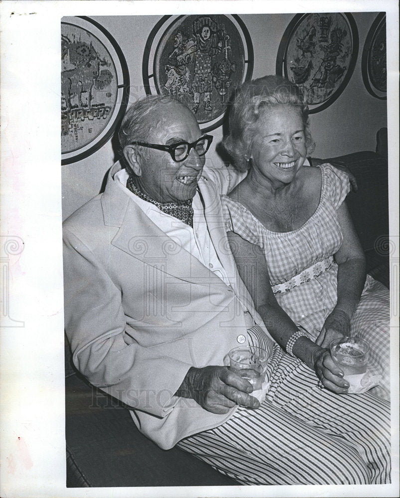 1973 Cletus Welling wife Old Club party-Historic Images