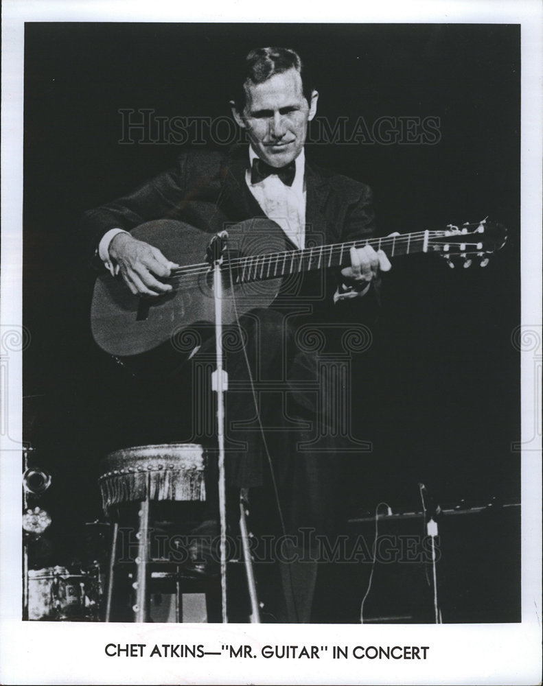 Press Photo Mr. Guitar Chester Burton Atkins