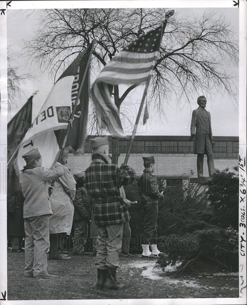 1956 Abraham Lincoln Statue-Historic Images